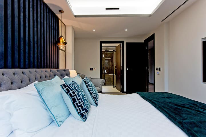 37GS Residences | 3bedroom Apt 205 near Piccadilly