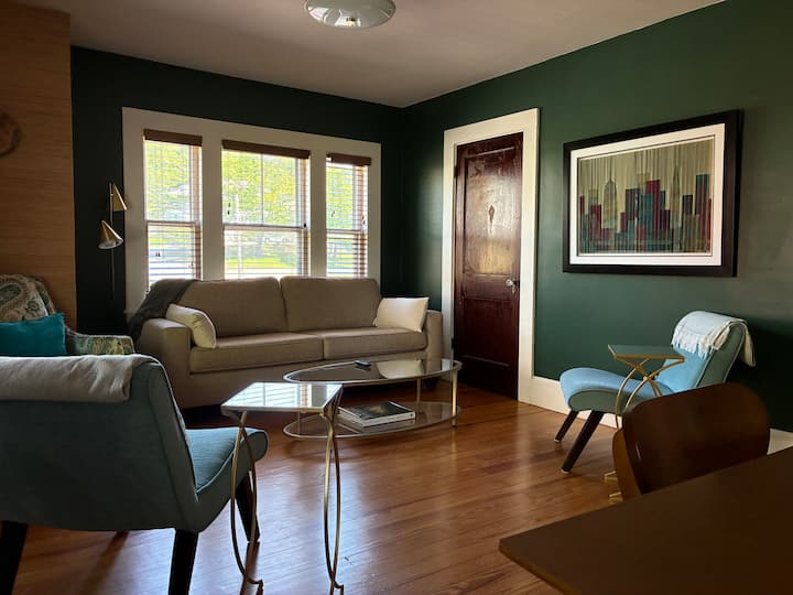 Lovely 2nd Floor 2-br Apartment - Acadia National Park