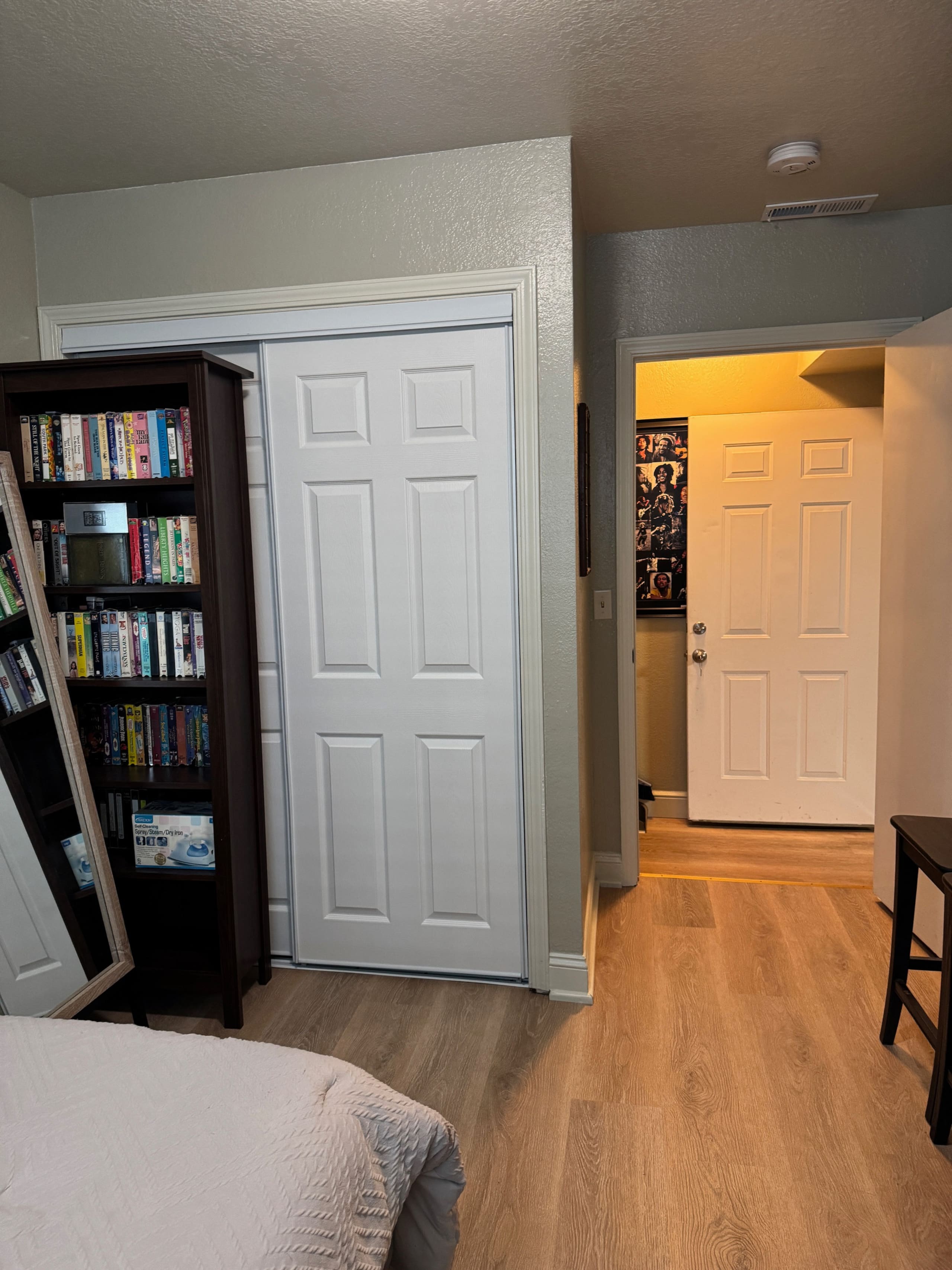 entire unit with two rooms two beds - Image 11