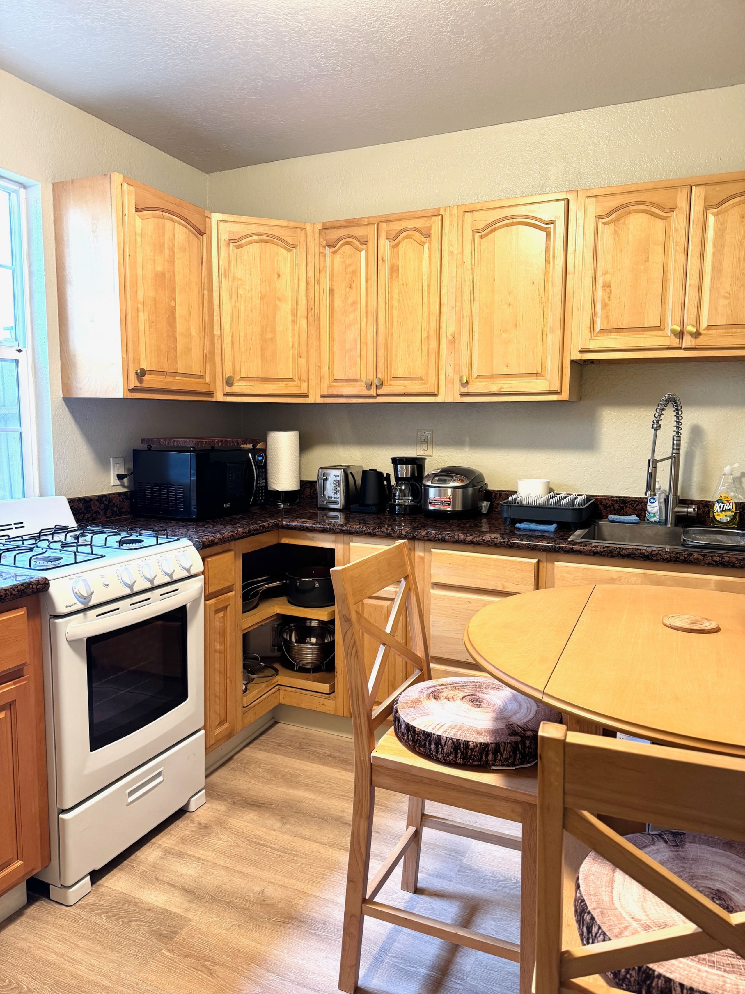 entire unit with two rooms two beds - Image 8