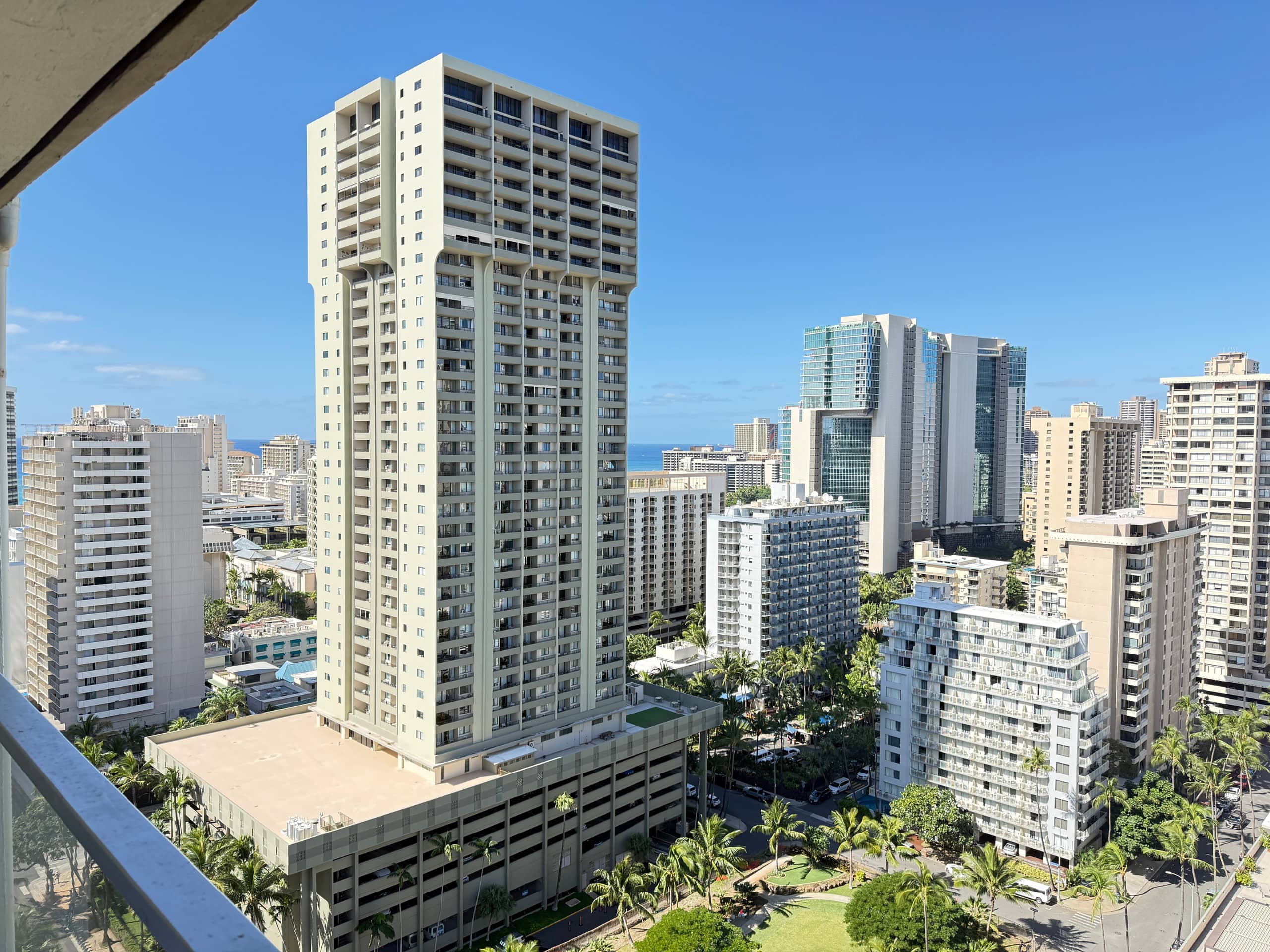 Condo in Honolulu · ★4.84 · Studio · 2 beds · 1 shared bath - Image 28