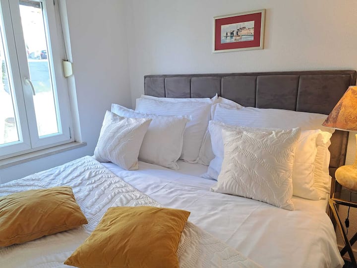 Apartmani Silvana - Cute Seaside Apartment - Podstrana