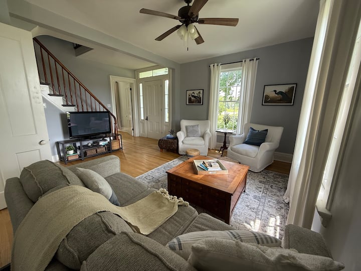 Eden Hill Farmhouse - Lake Hudson, Granville