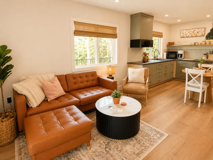 Private Suite With Large Deck In Heart Of Okanagan - West Kelowna