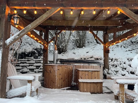 Comfortable cottage with Nordic bath and sauna