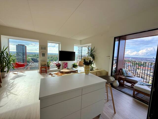 Flat with city views in lively Vestebro gallery image 3