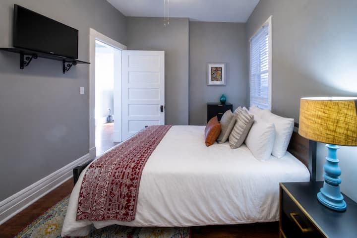 Spacious 3br Near Downtown & Expo Center - Louisville, KY