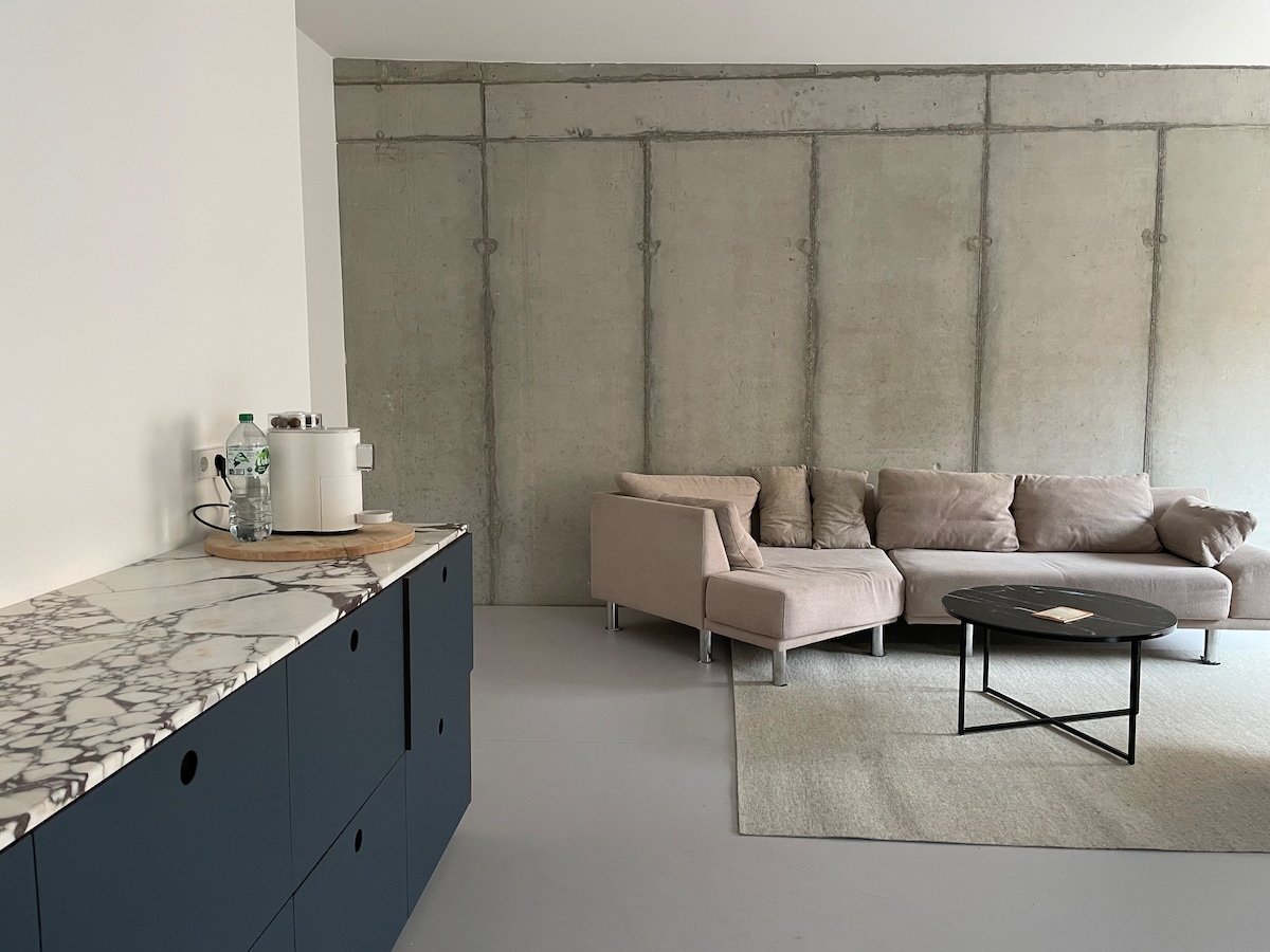 Successful Airbnb property: New luxury loft in the art district with a view of the Spree in Oberschöneweide