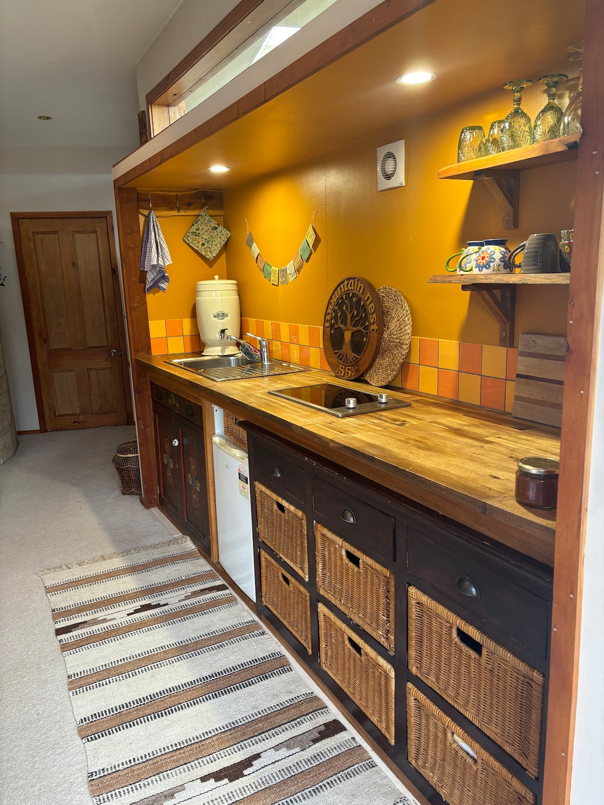 Top Airbnb: Little Owl in South Hobart