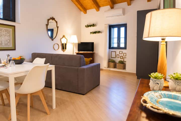 Central House Fish Market By Sicily In Home - Catania