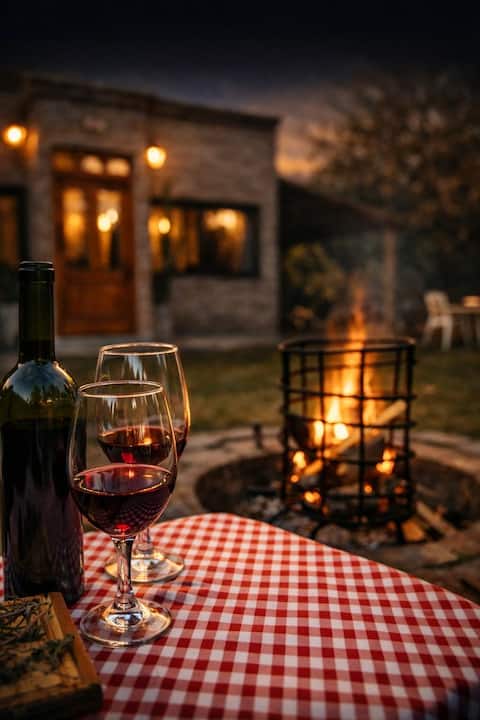 Top performing Airbnb: Tranquility, comfort, and nearby vineyards. Up to 6 people. in Departamento Maipú