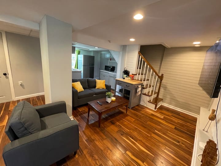 In-law Suite With Private Entrance, Home Gym/pool - Connecticut