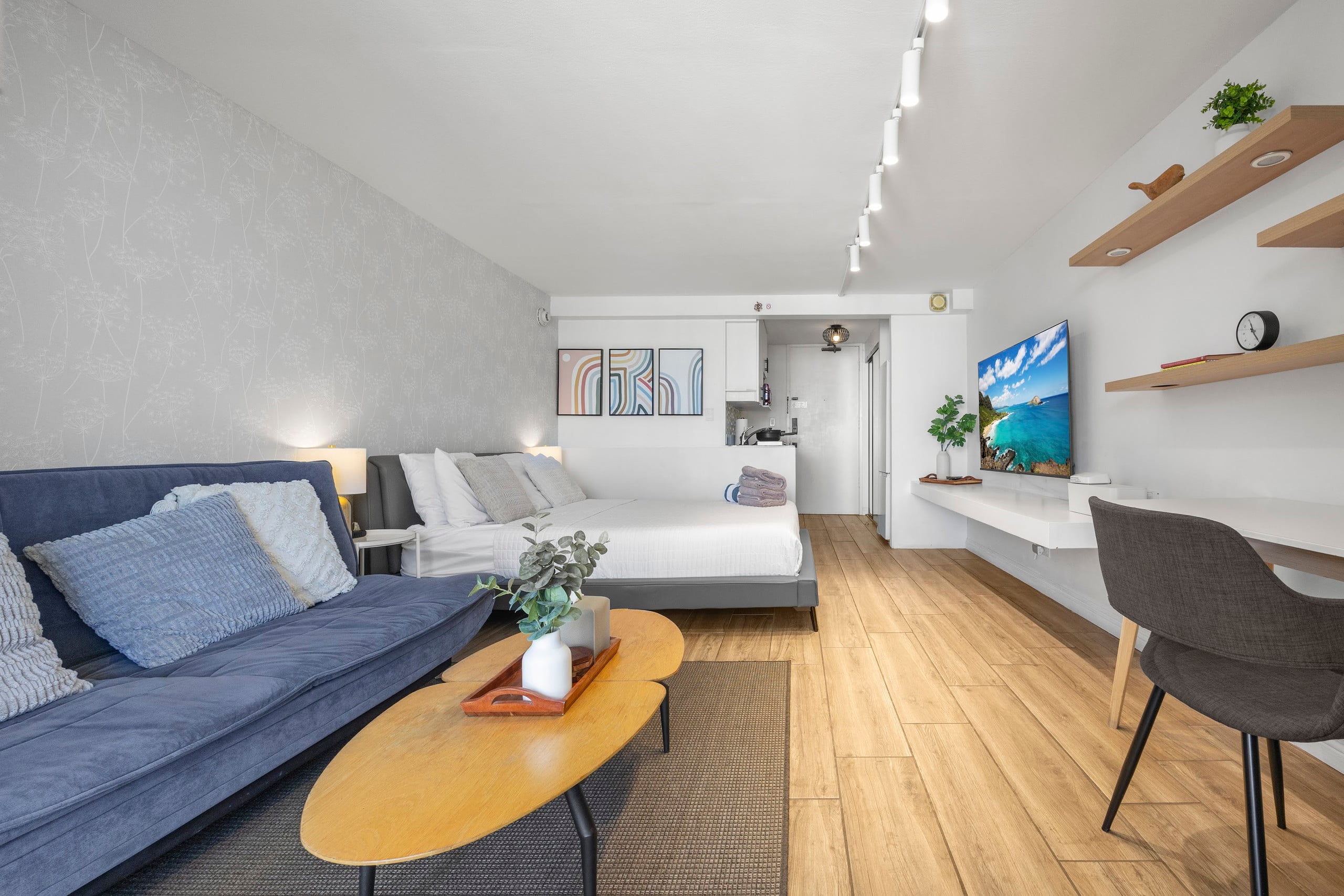 Condo in Honolulu · ★4.92 · Studio · 2 beds · 1 bath - Image 11