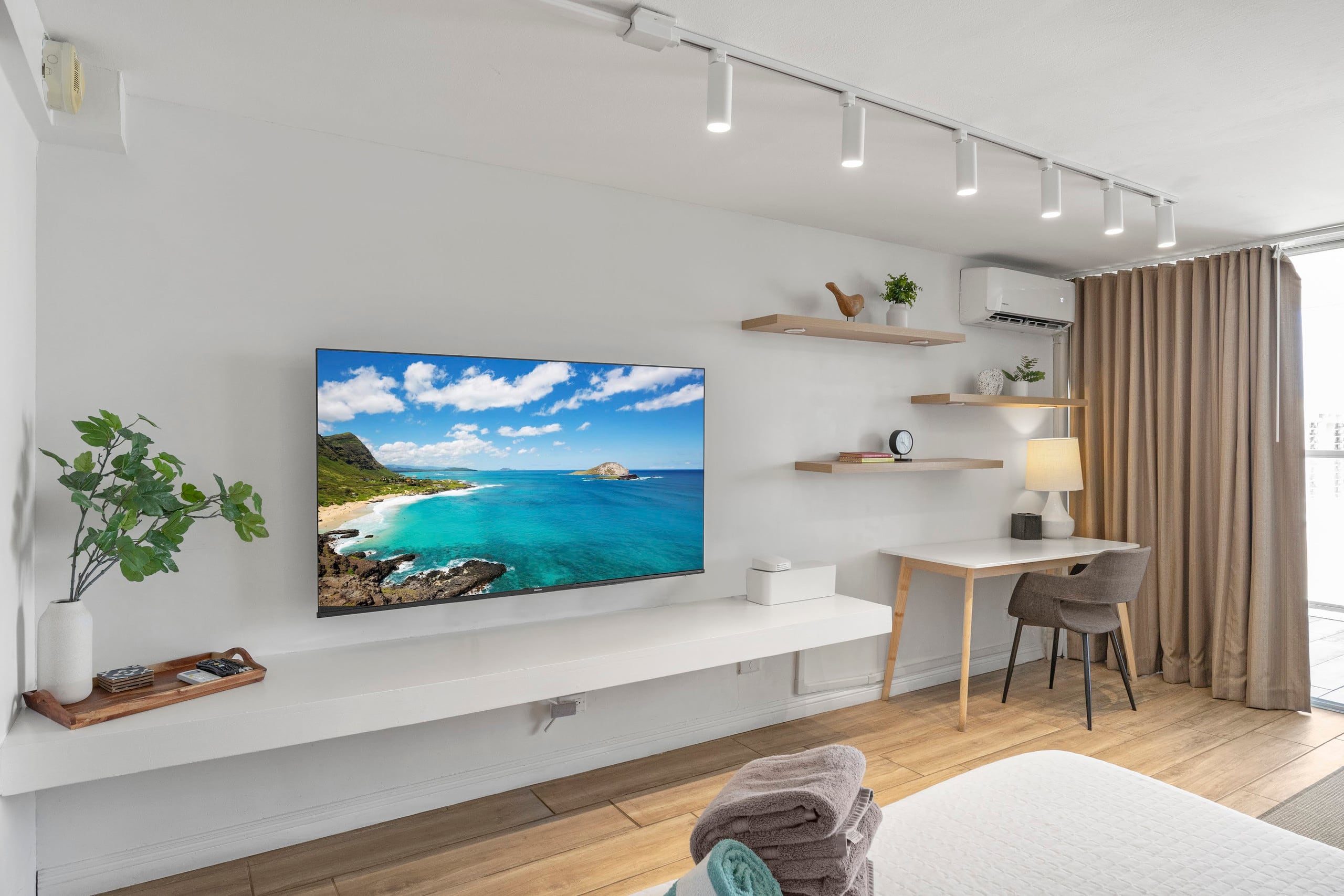 Condo in Honolulu · ★4.92 · Studio · 2 beds · 1 bath - Image 6