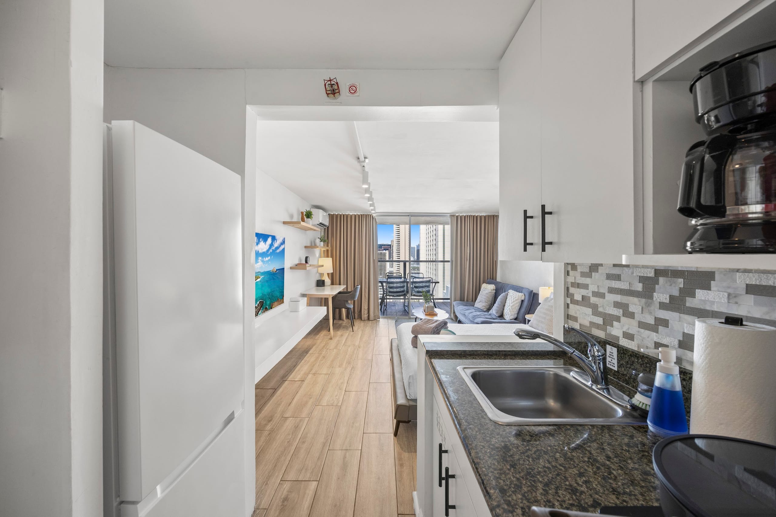 Condo in Honolulu · ★4.92 · Studio · 2 beds · 1 bath - Image 21