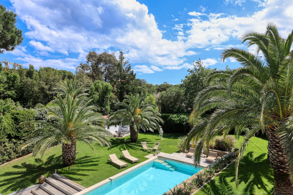 Villa Iris — view 2