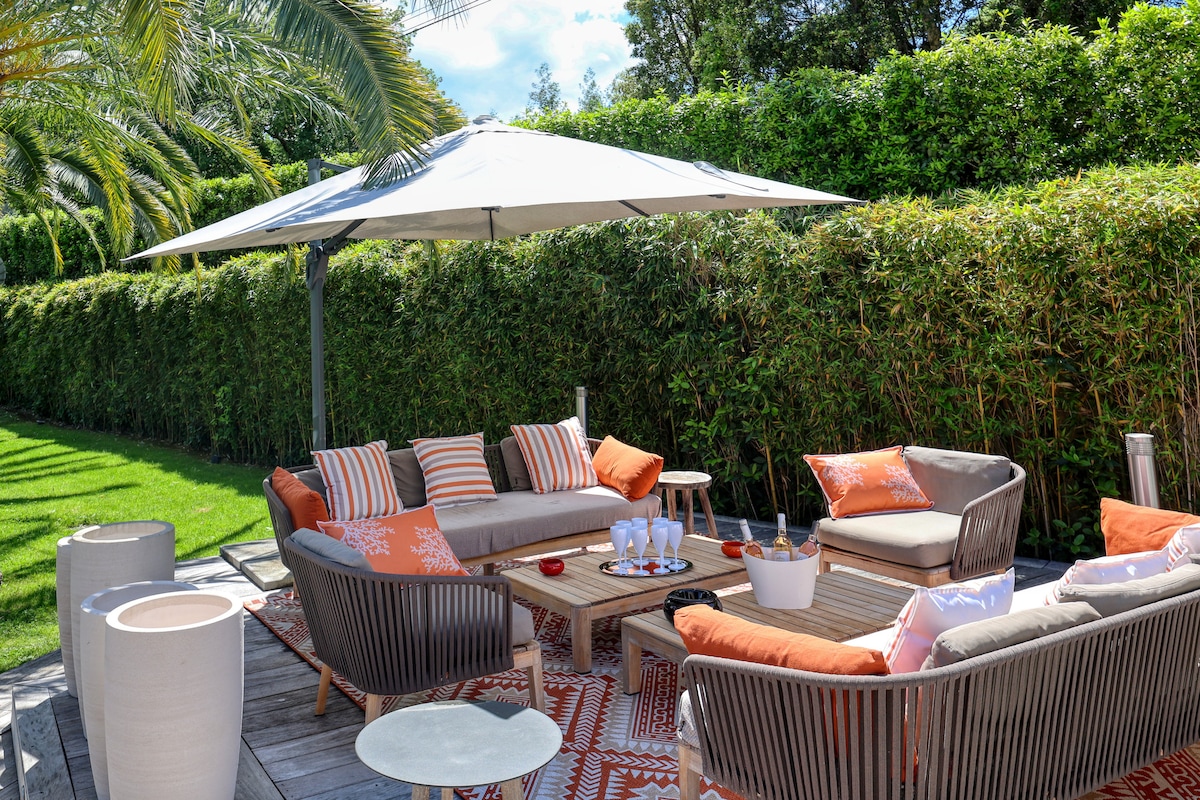 Villa Iris — view 4