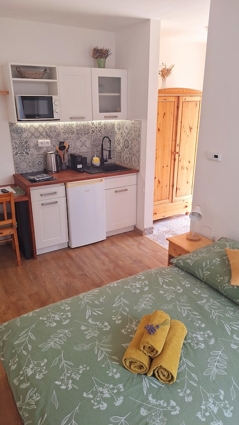 Successful Airbnb property: Lovely fully-equipped apartment under Tisá rocks in Ústecký