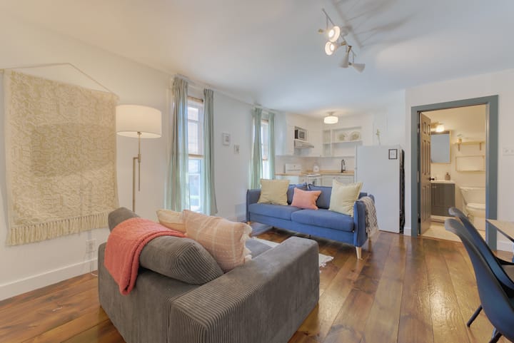 Quaint & Cozy Getaway - Kingston, Canadá
