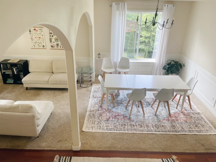 Grand 6br Lodge | Sleeps 12 | Lake & Galbraith Mt - Bellingham, WA