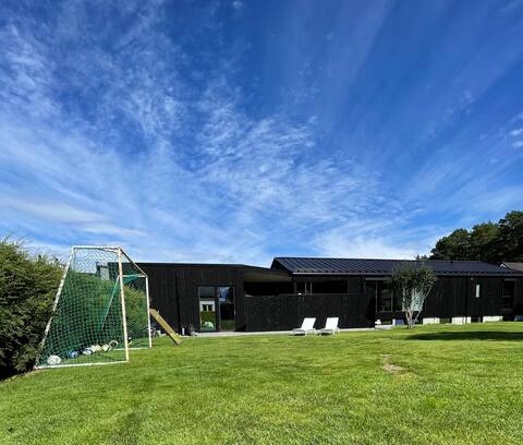 Large detached house/Central/Ganganvstand to public transport