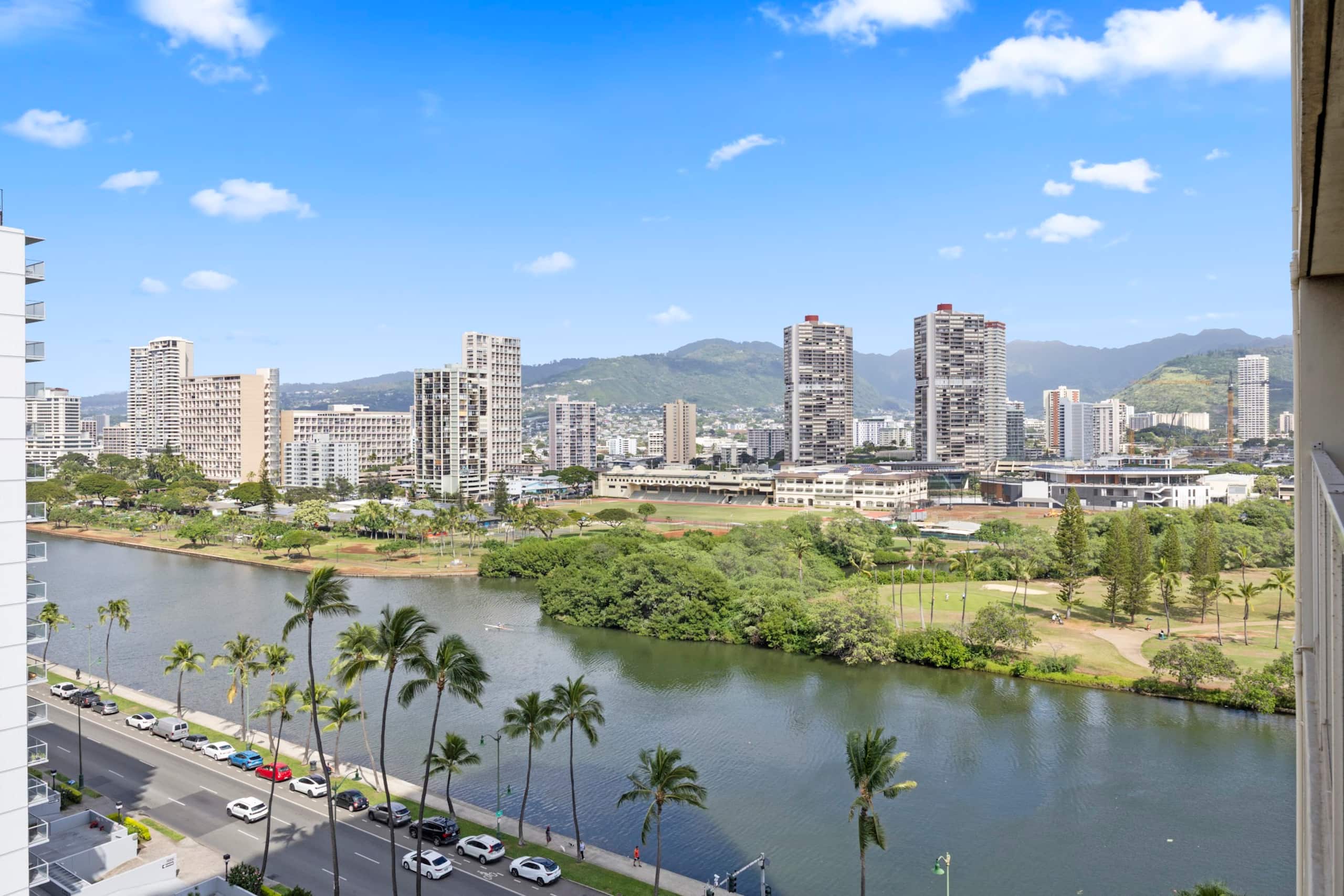 Condo in Honolulu · ★4.83 · Studio · 2 beds · 1 bath - Image 30