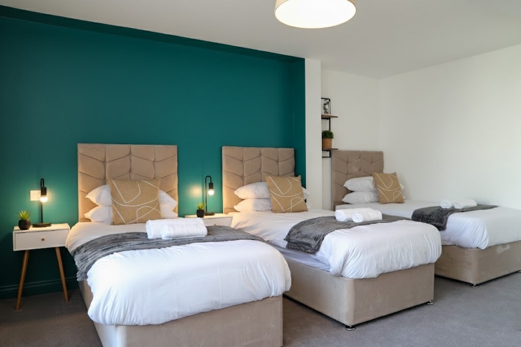 Dhomë gjumi e madhe 4

4 krevate
Pusho i qetë në pushimin tënd privat