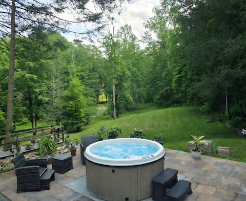 Green Country Home ~ Hot Tub ~ Privacy