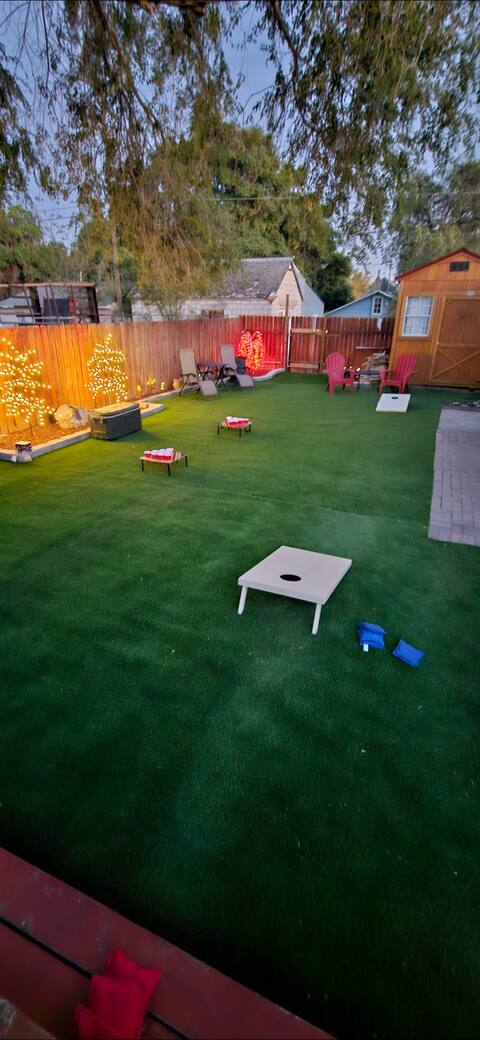 Apartment w/ washer, dryer, gym, fenced yard.