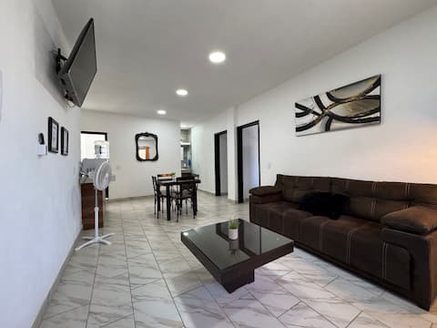 4 People Comfortable and Centrally-located Apartment with Kitchen