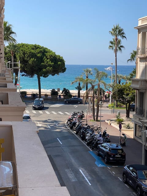 Top Airbnb: Seaside luxury flat in 1920's hotel à Cannes