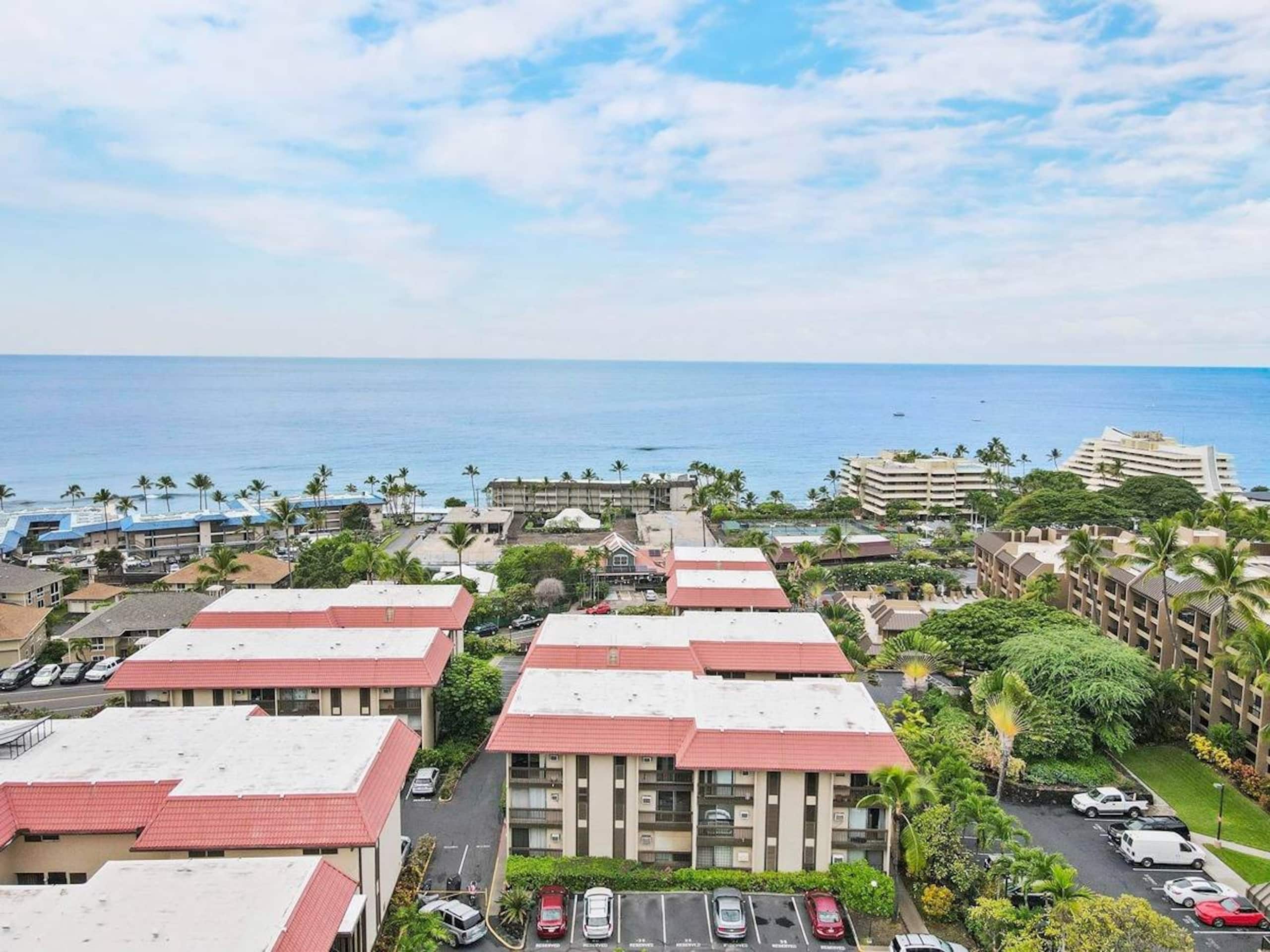 Condo in Kailua-Kona · ★4.65 · 2 bedrooms · 3 beds · 1.5 baths - Image 22