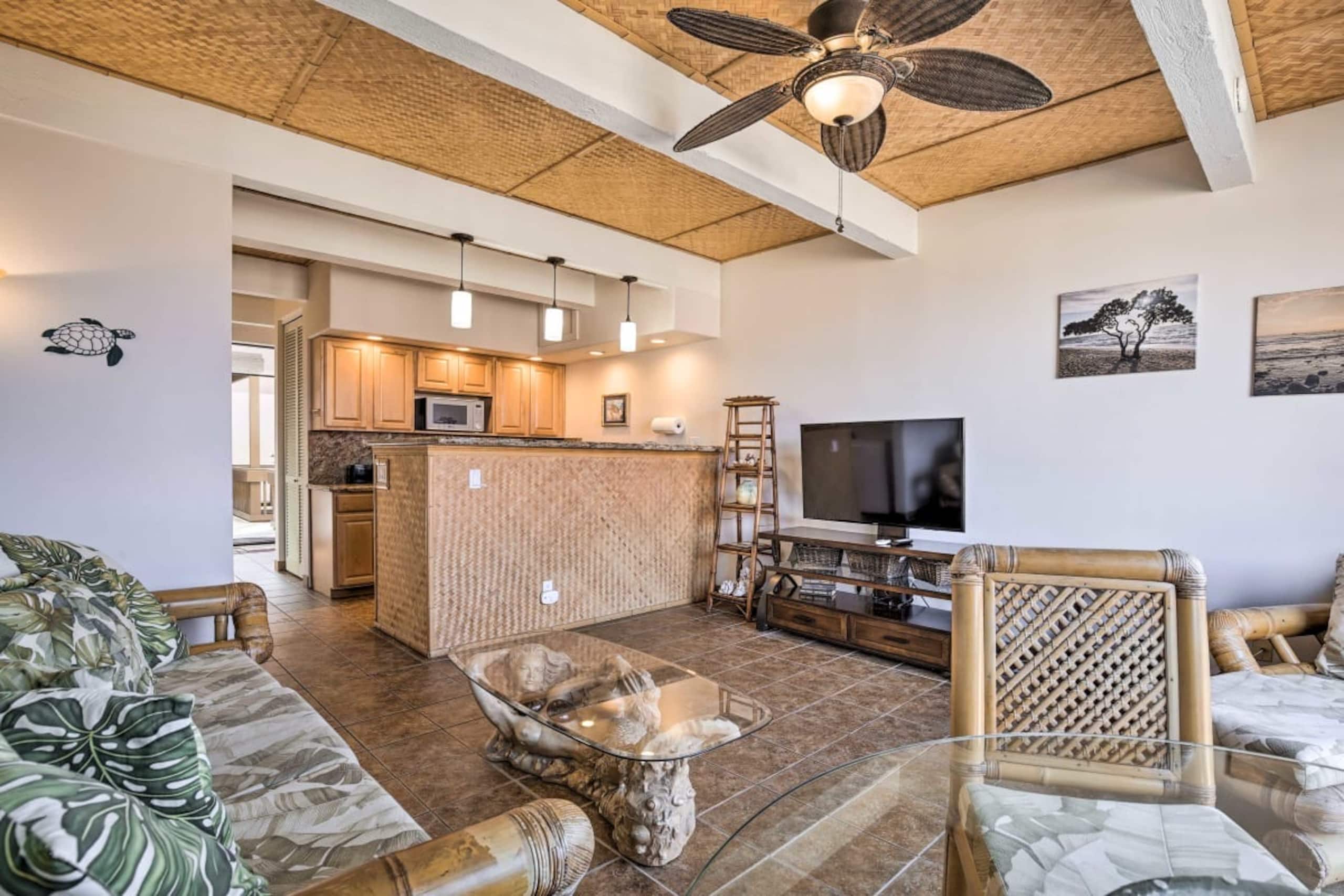 Condo in Kailua-Kona · ★4.65 · 2 bedrooms · 3 beds · 1.5 baths - Image 1