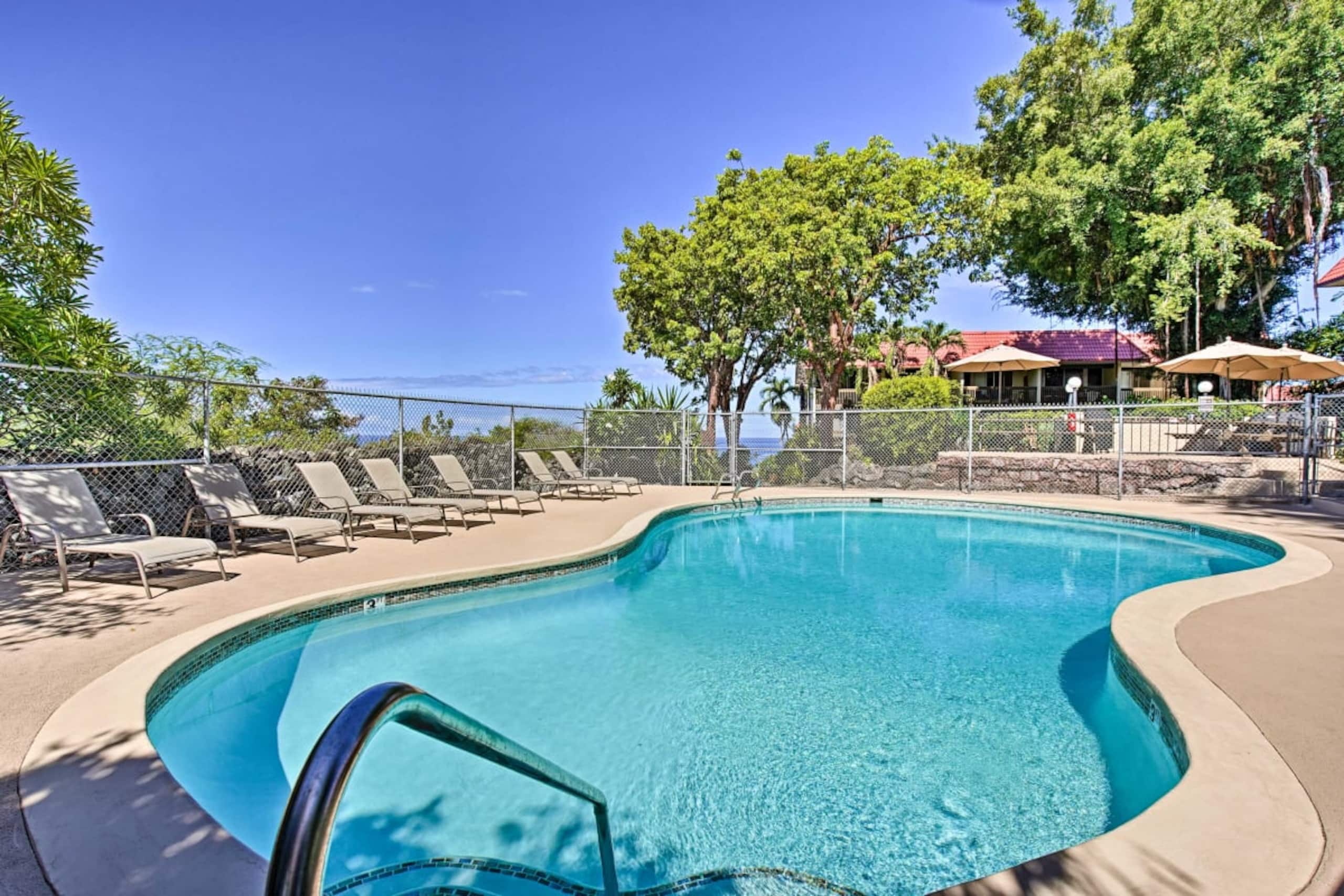 Condo in Kailua-Kona · ★4.65 · 2 bedrooms · 3 beds · 1.5 baths - Image 29