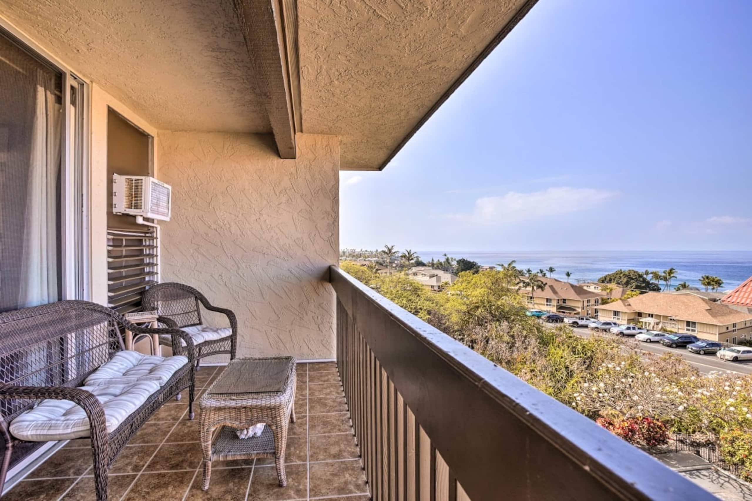 Condo in Kailua-Kona · ★4.65 · 2 bedrooms · 3 beds · 1.5 baths - Image 19