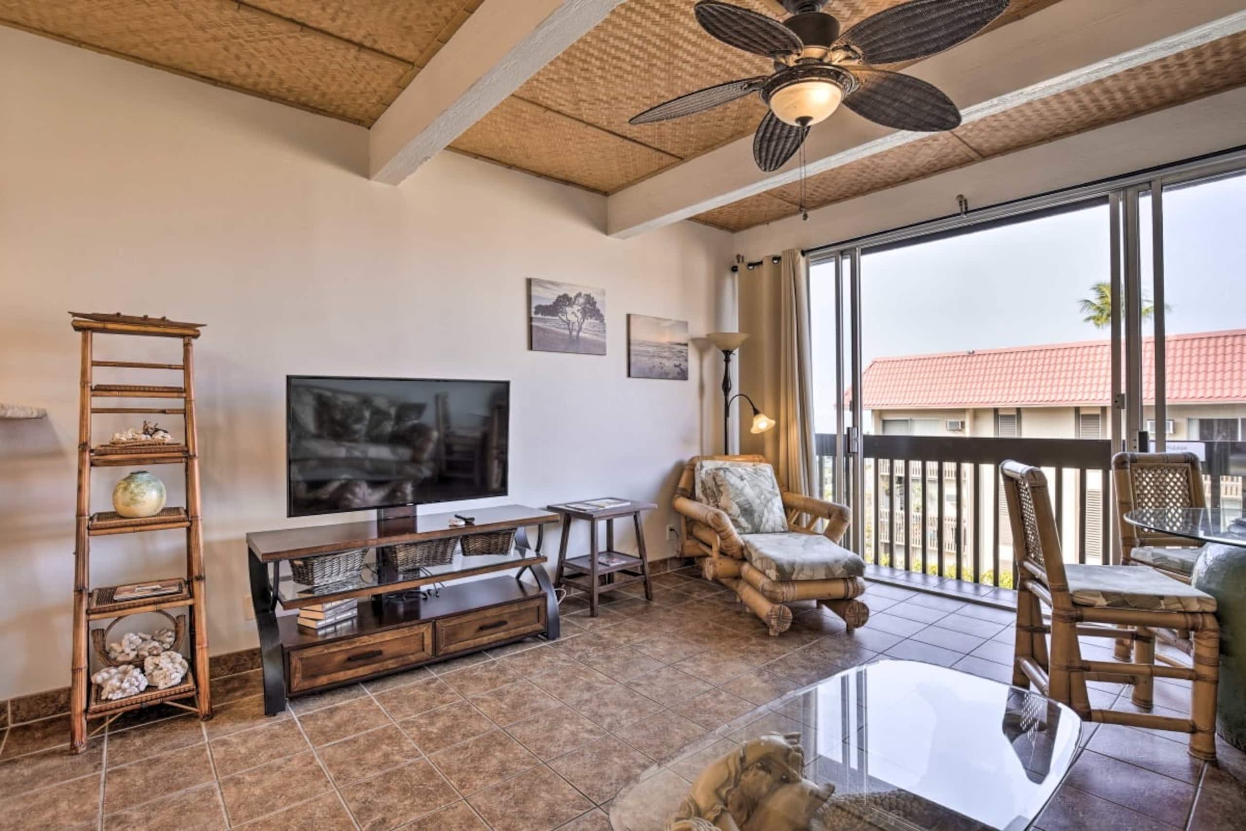Condo in Kailua-Kona · ★4.65 · 2 bedrooms · 3 beds · 1.5 baths - Image 2