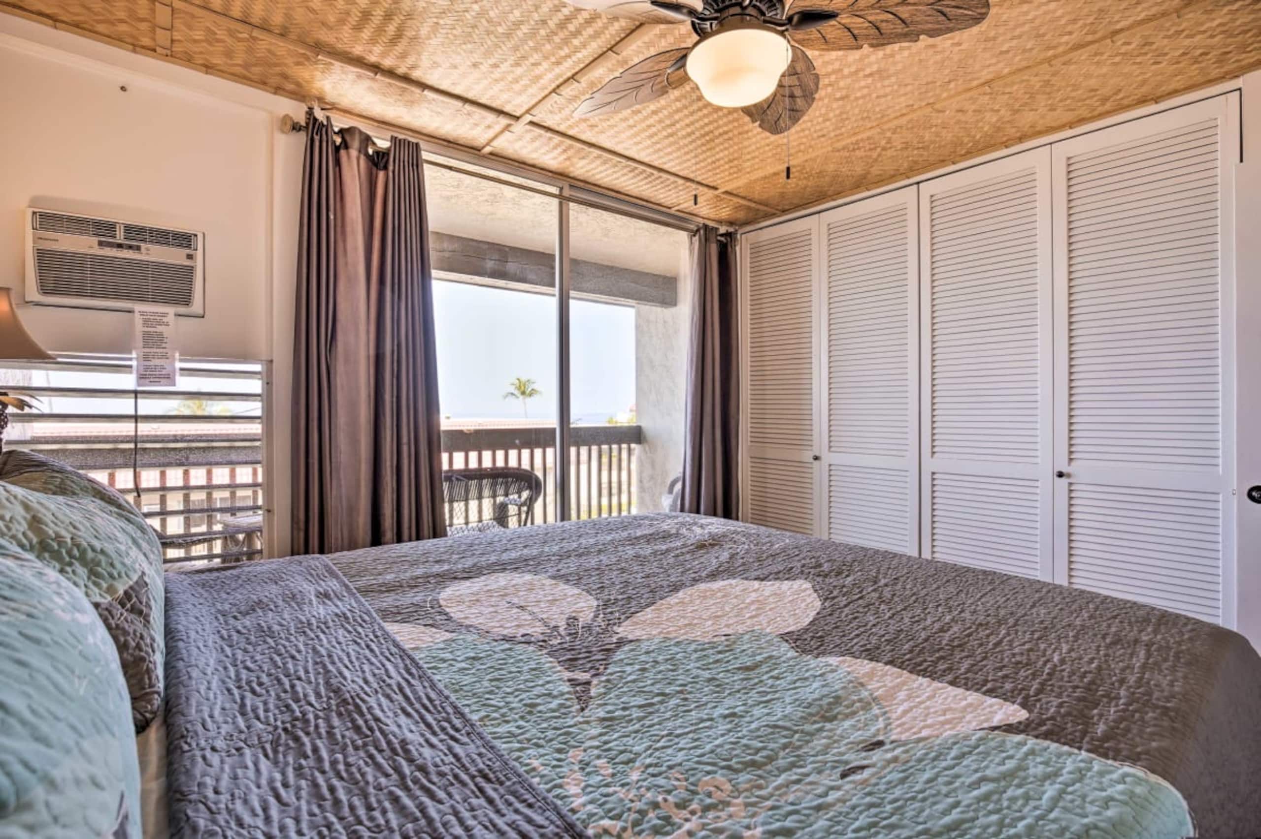 Condo in Kailua-Kona · ★4.65 · 2 bedrooms · 3 beds · 1.5 baths - Image 8