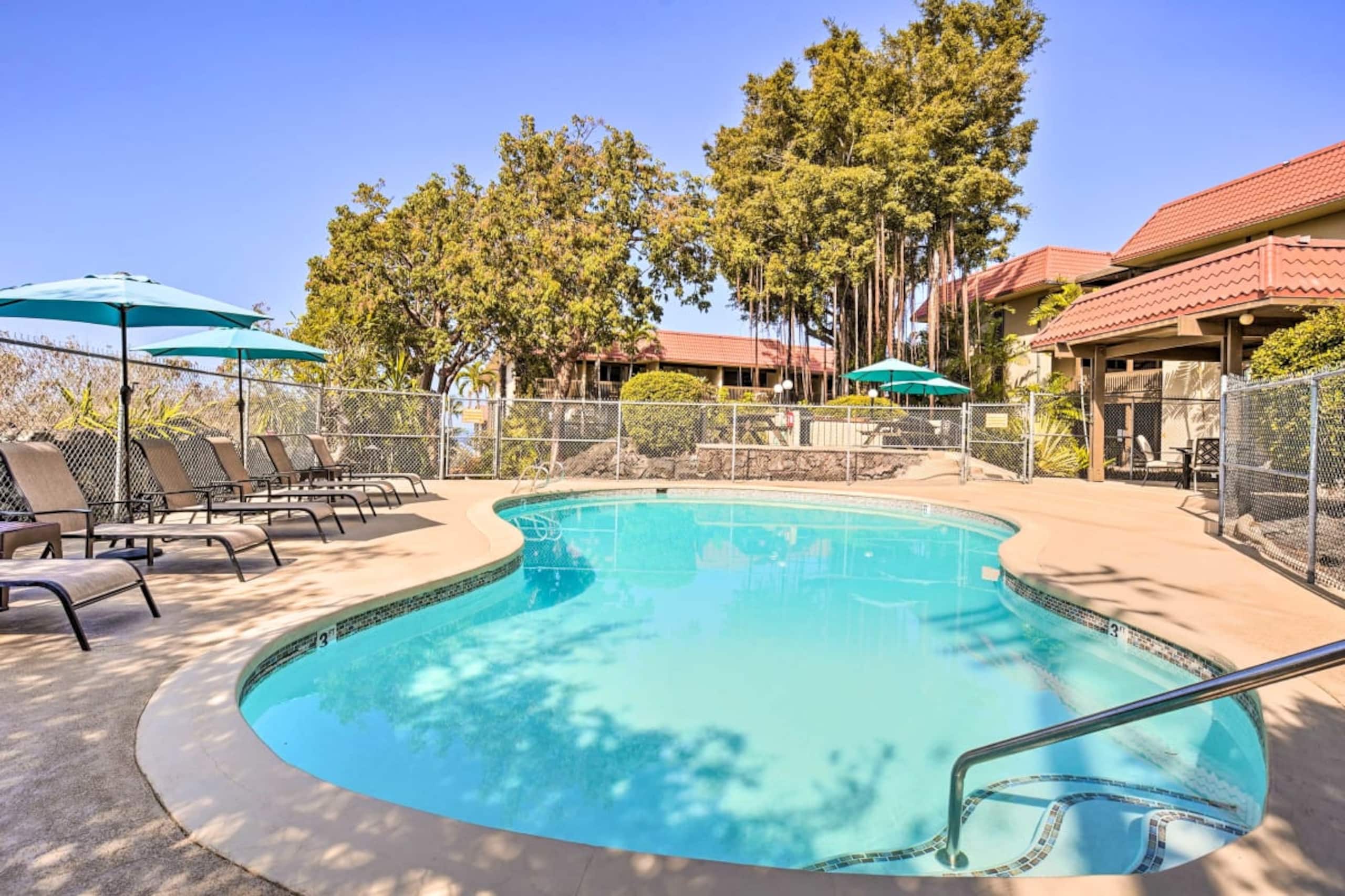 Condo in Kailua-Kona · ★4.65 · 2 bedrooms · 3 beds · 1.5 baths - Image 26