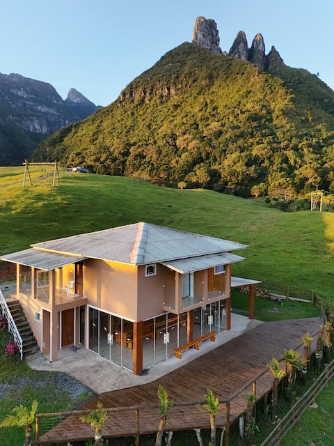 Casa nos Soldados, overlooking the mountains!