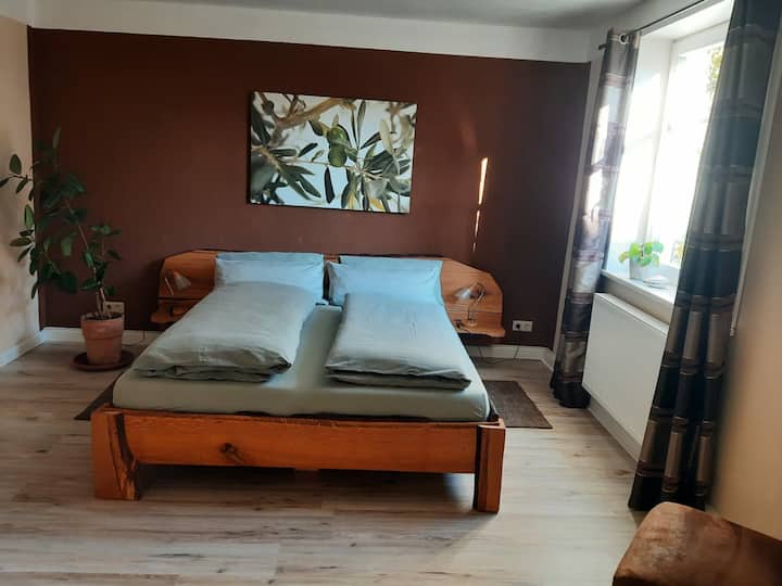 Საძინებელი 1, ორადგილიანი საწოლი 