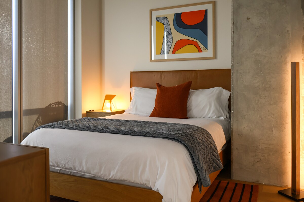 Upgraded Luxury Rainey Street Condo