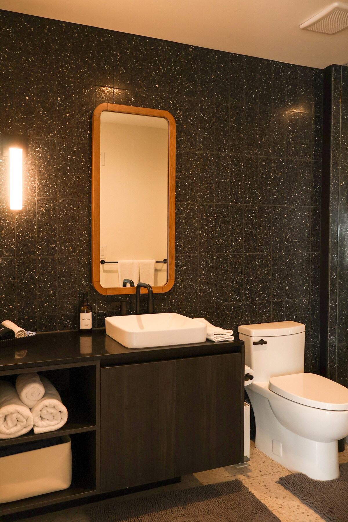 Upgraded Luxury Rainey Street Condo