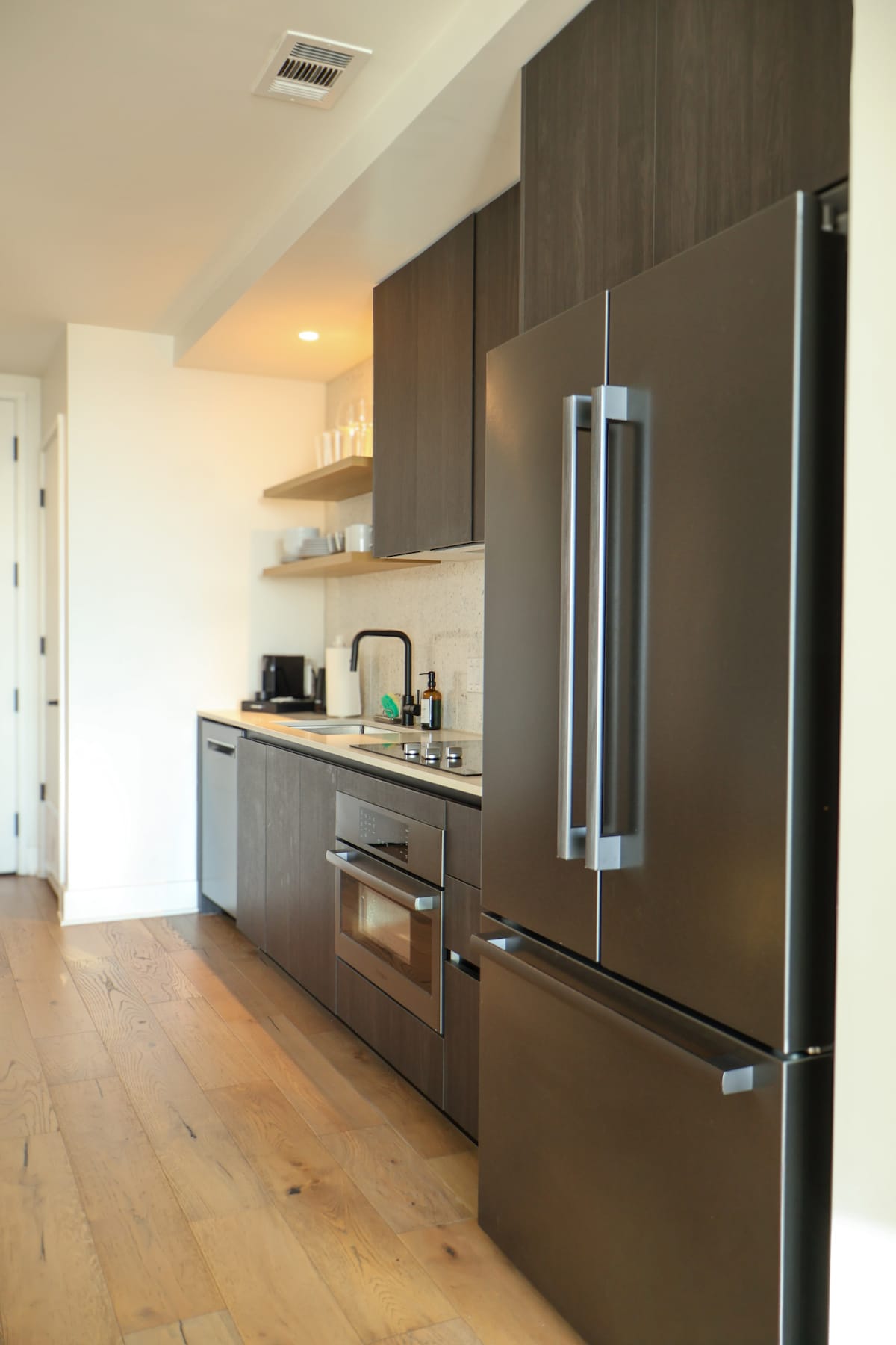Upgraded Luxury Rainey Street Condo