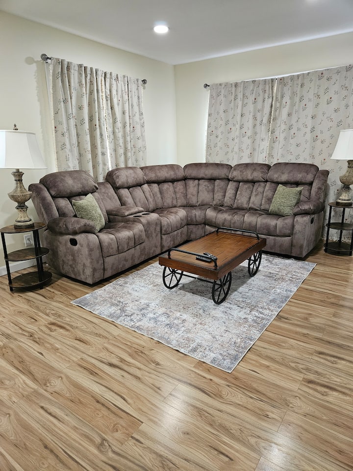 Cozy Home Away From Home With Easy Trail Access! - Maine