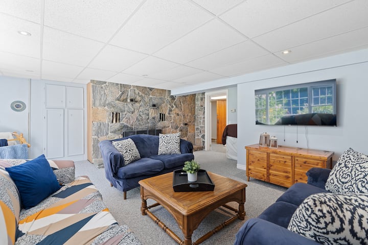 Sala giochi + spazio extra per dormire con 2 materassi singoli