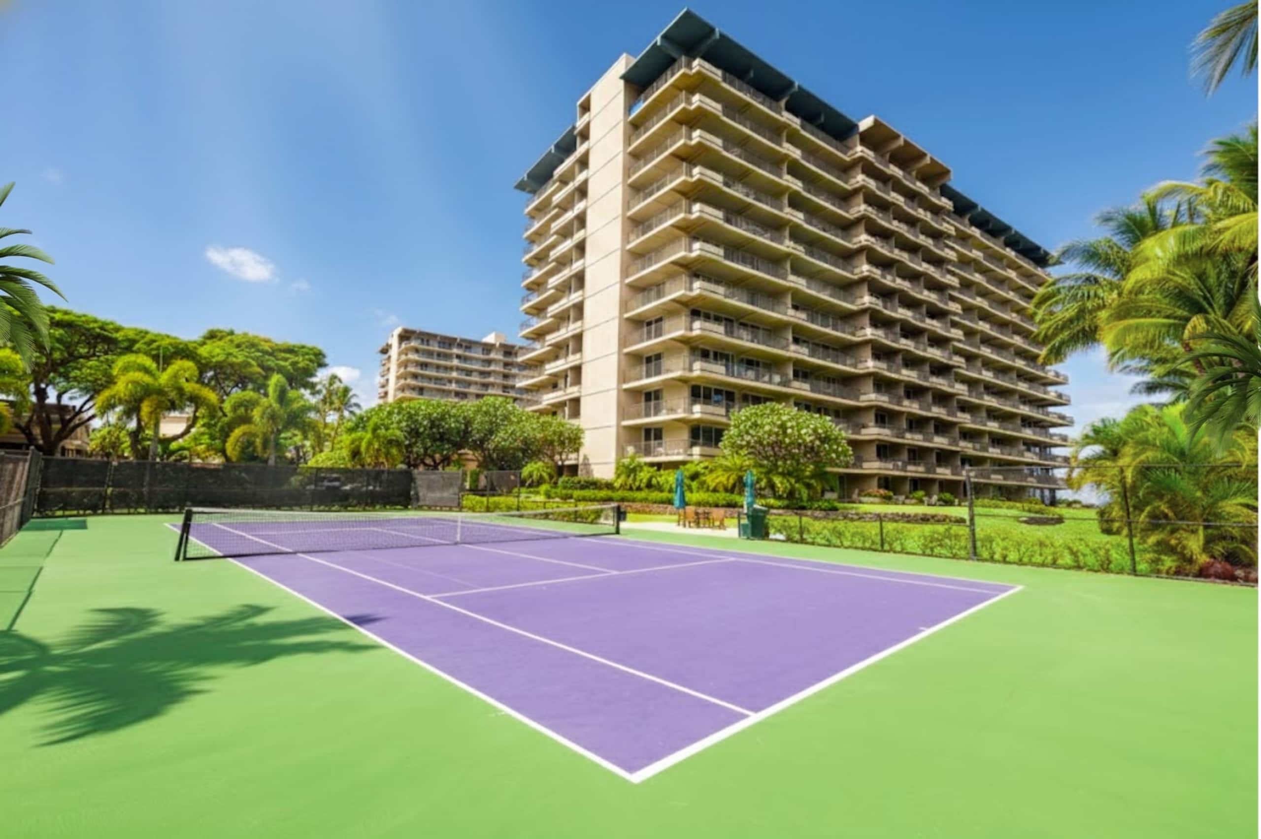 Condo in Lahaina · ★4.89 · 1 bedroom · 2 beds · 2 baths - Image 19