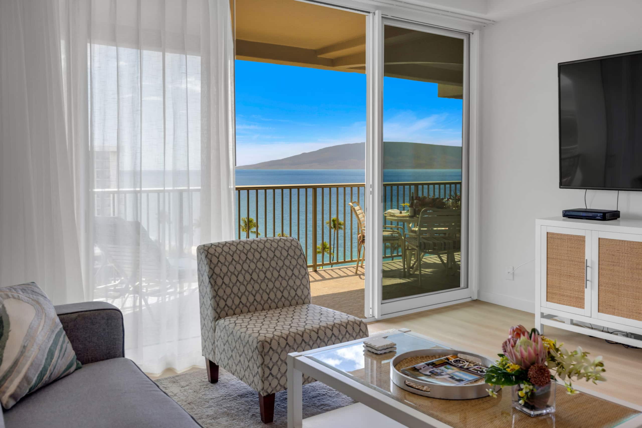 Condo in Lahaina · ★4.89 · 1 bedroom · 2 beds · 2 baths - Image 14