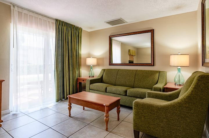 Make Magical Memories! 2 Comfortable Units, Pool! - Kissimmee, FL