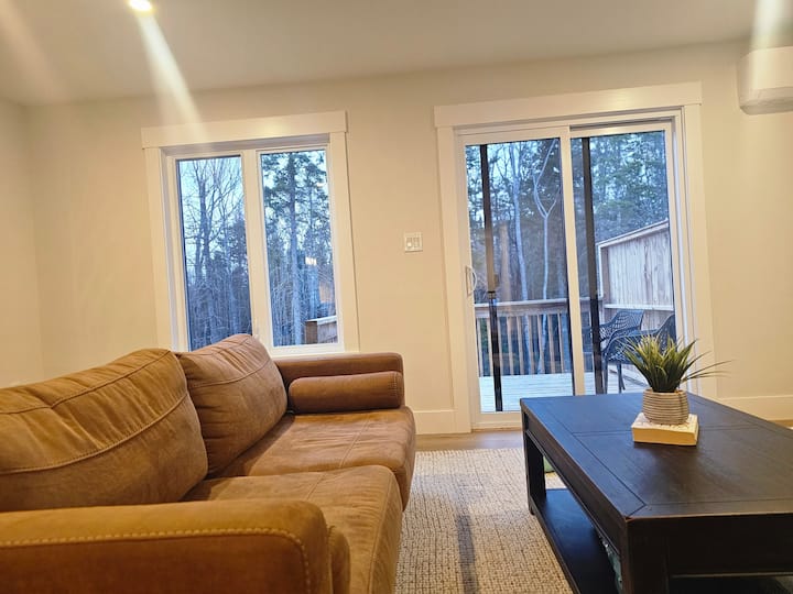 Dieppe  Retreat- Golf / Airport/ Concert/ Beach - Moncton
