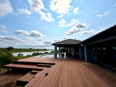 DonniBrooke River Lodge Mjejane